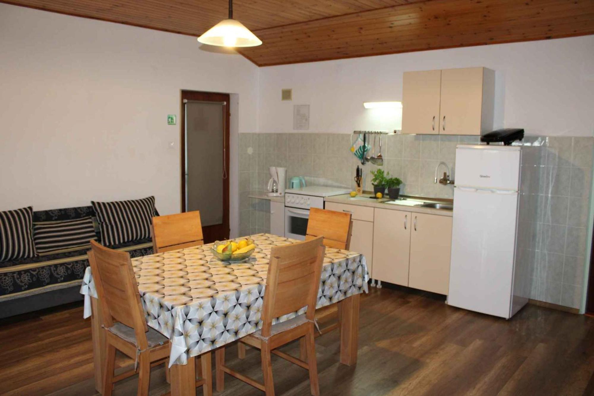 Apartment In Rovinj/istrien 11560 *